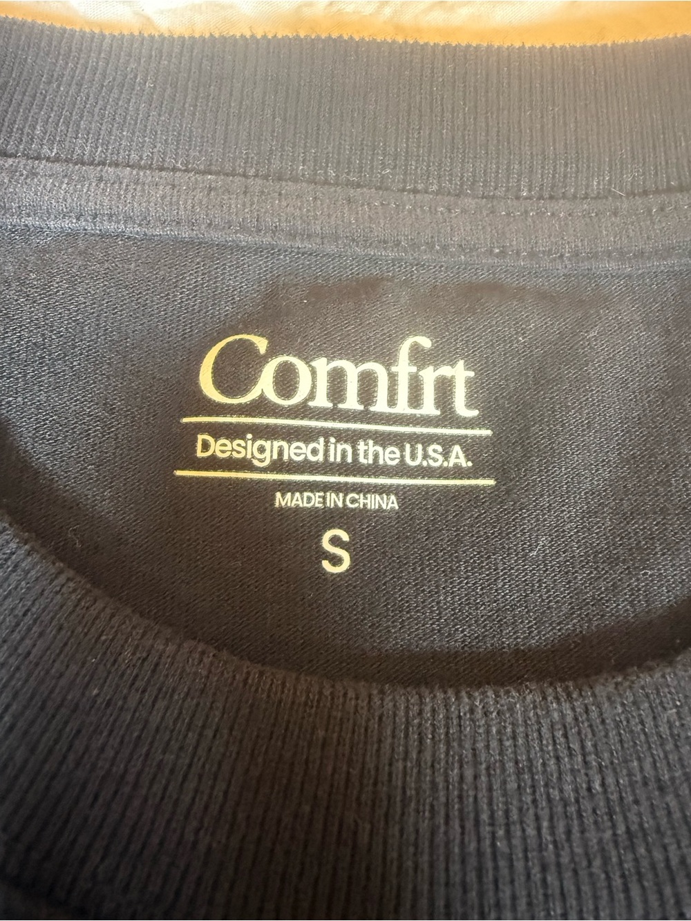 Comfrt Women’s Basic Heavyweight Boxy Tee in Obsidian. Size Small - Picture 3 of 7